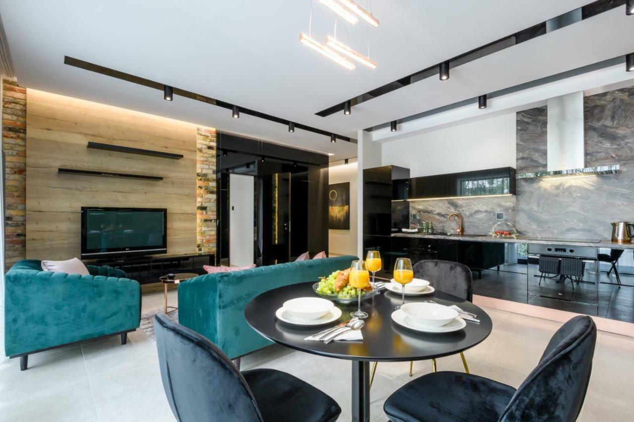 Zlota Luxury Apartments 바르샤바 외부 사진