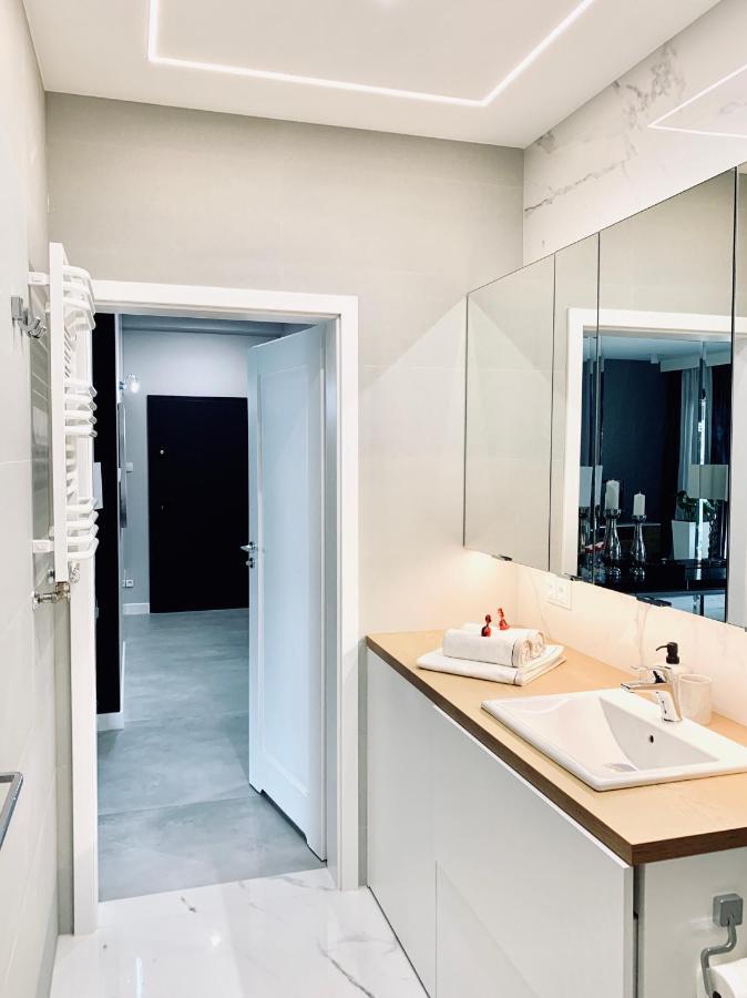 Zlota Luxury Apartments 바르샤바 외부 사진