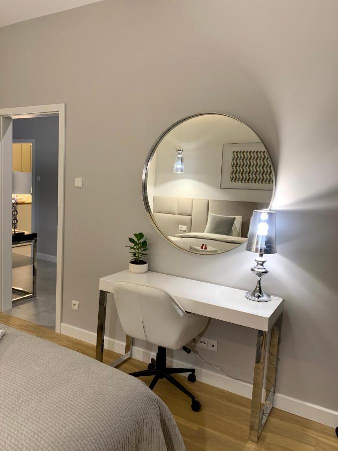 Zlota Luxury Apartments 바르샤바 외부 사진