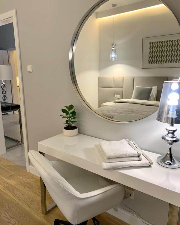 Zlota Luxury Apartments 바르샤바 외부 사진